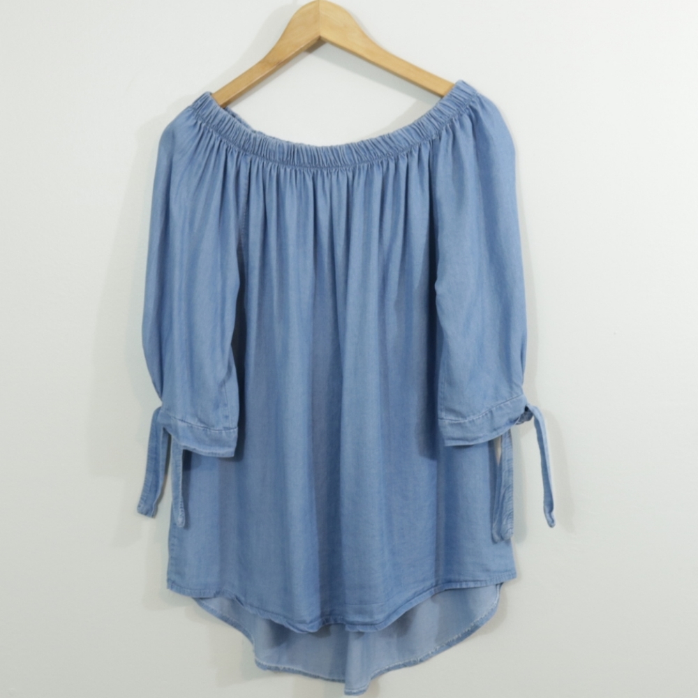 Elegant Blue Blouse with Chic Design